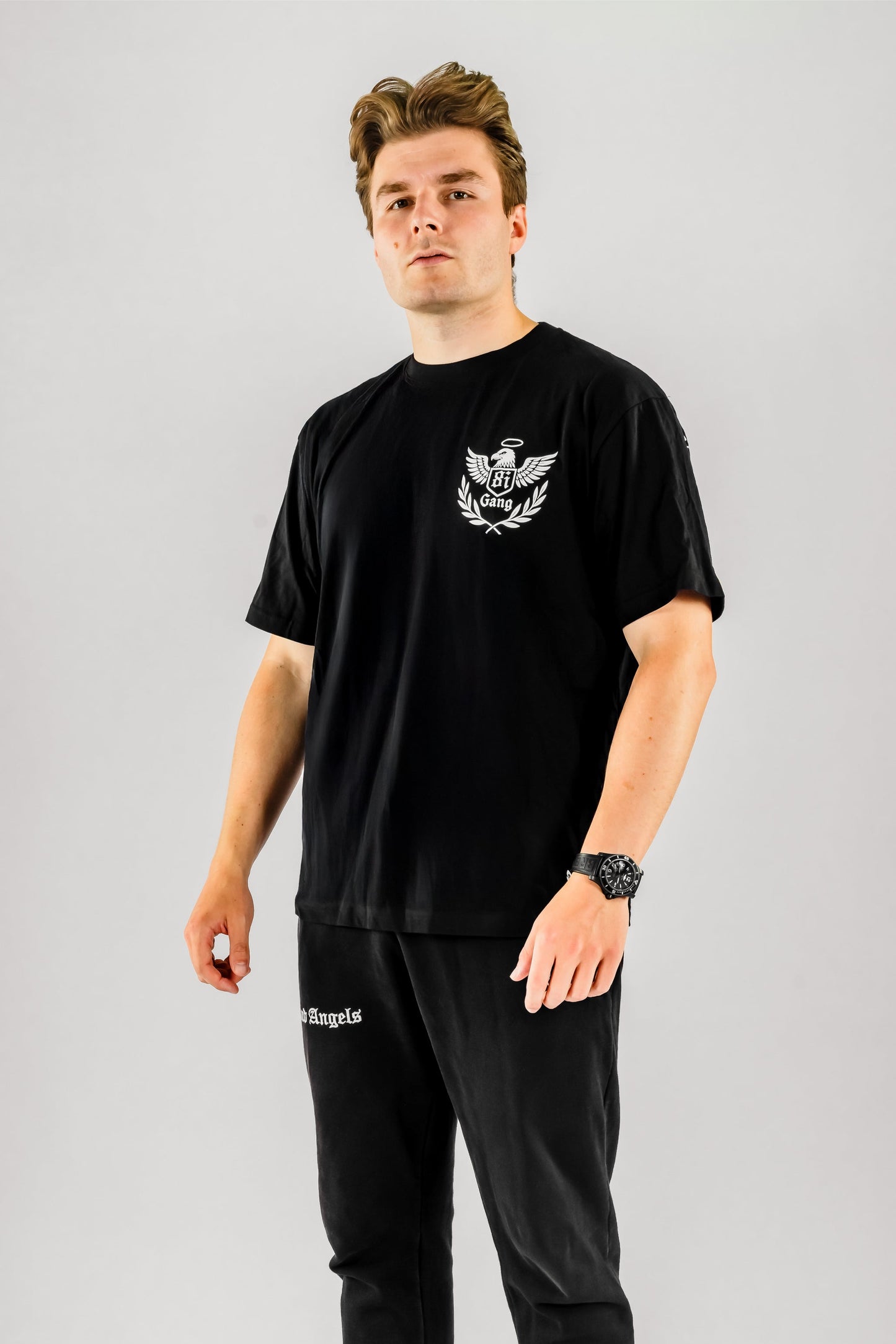 𝐏𝐟𝐚𝐧𝐝 𝐀𝐧𝐠𝐞𝐥𝐬 𝐀𝐝𝐥𝐞𝐫 𝐓𝐞𝐞 – „𝟖𝐢𝐆𝐚𝐧𝐠“ 𝐀𝐫𝐭𝐰𝐨𝐫𝐤 (𝟐𝟎𝟐𝟓) 🦅